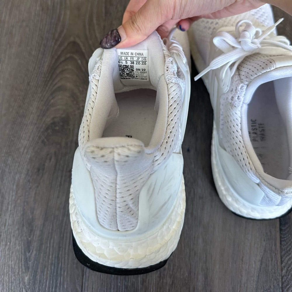 ADIDAS Ultraboost Shoes in White US 6.5 - Picture 5 of 10